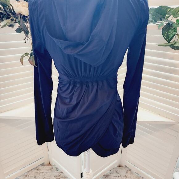 LULULEMON BLUE HOODED GATHERED WAIST ZIP POCKET JACKET SIZE 4 - Picture 6 of 12